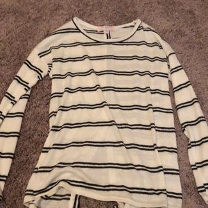 Looks like brandy Melville!